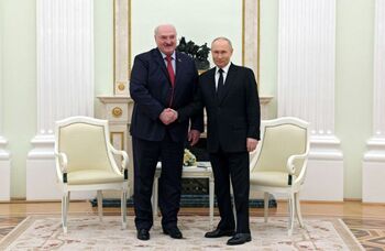 Lukashenko duda que Francia participe en la guerra de Ucrania