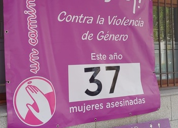 Retiran una pancarta contra la violencia machista en Torrijos