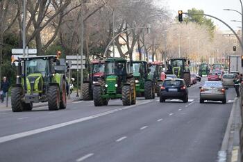 Los tractores toman Ciudad Real y cortan la A-4 en Manzanares
