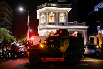 La Policía asalta la embajada Méxicana en Quito y detiene a Glas