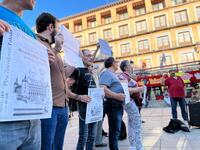 «Fuera los fascistas golpistas del Alcázar de Toledo»